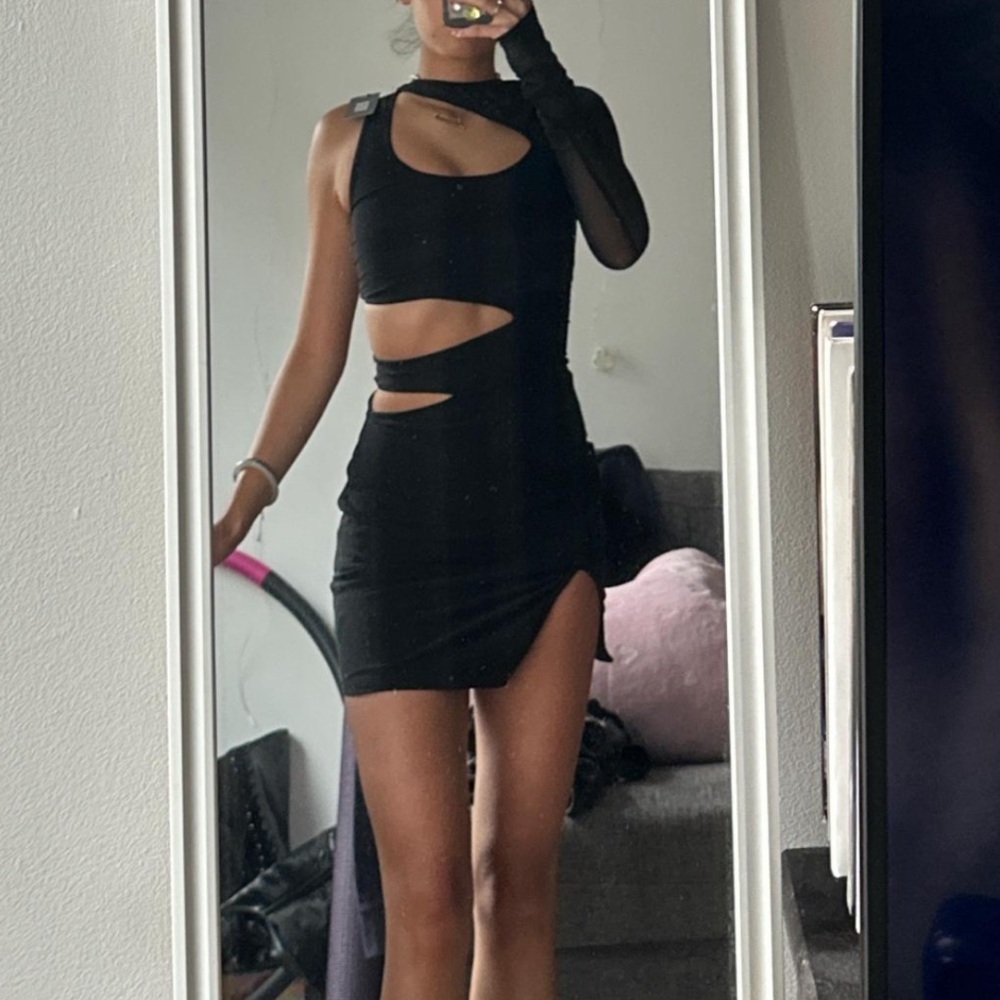 Black Cutout Bodycon Dress